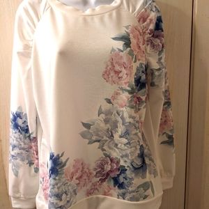 Passports white lightweight floral long sleeve blouse.  EUC. Sz Sm